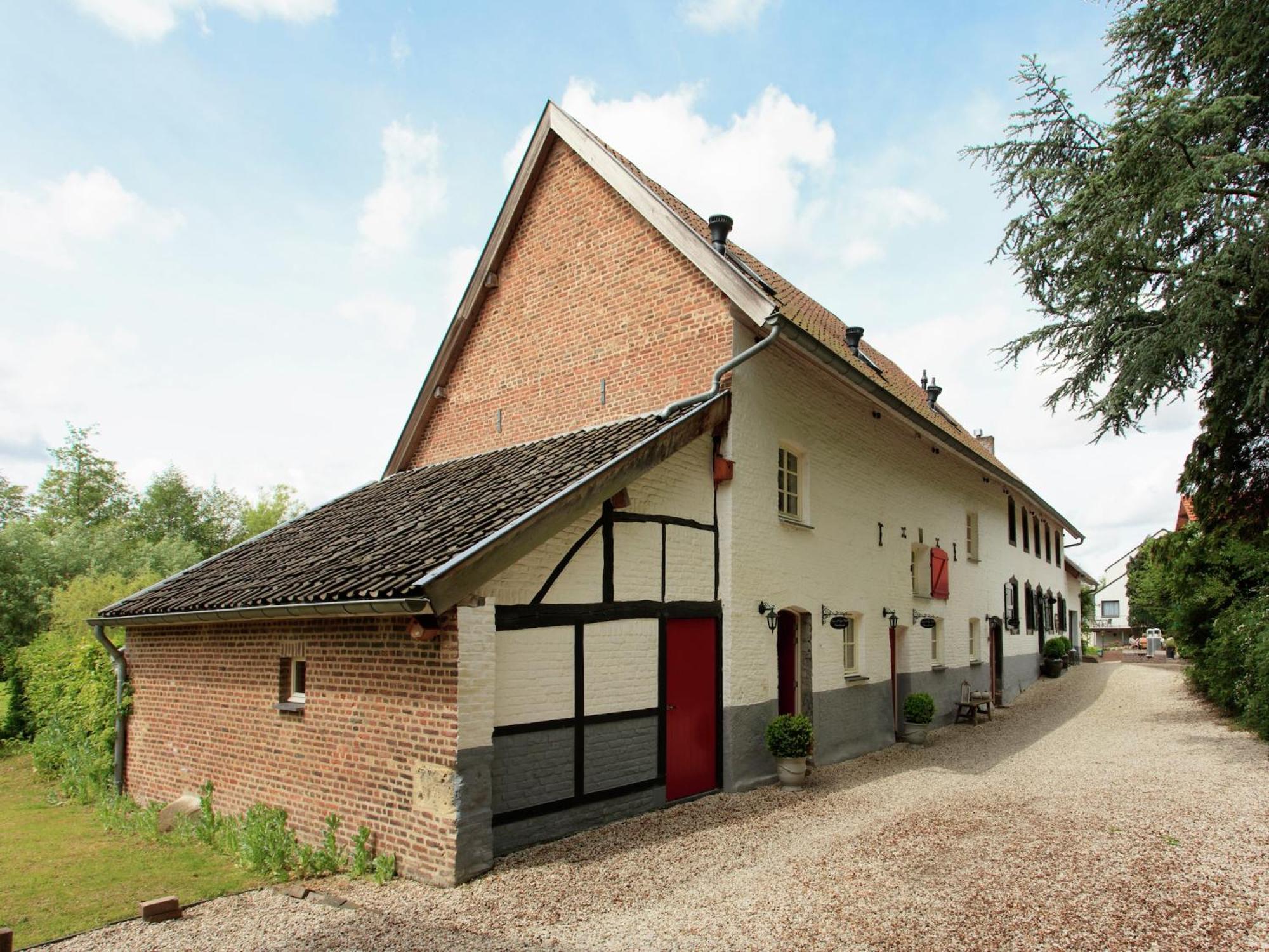 Stunning Holiday Home Near Forest In Slenaken Exterior photo