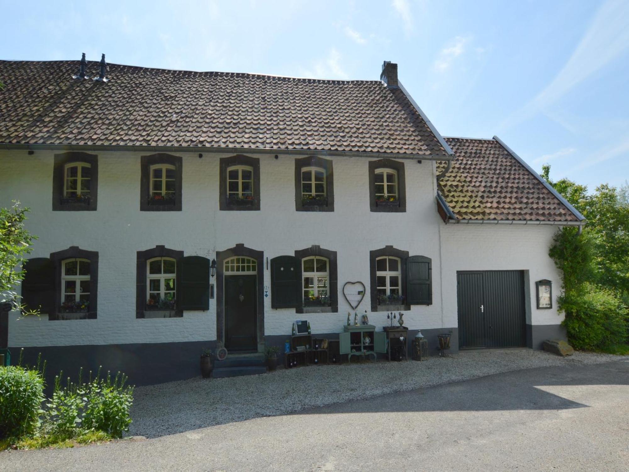 Stunning Holiday Home Near Forest In Slenaken Exterior photo